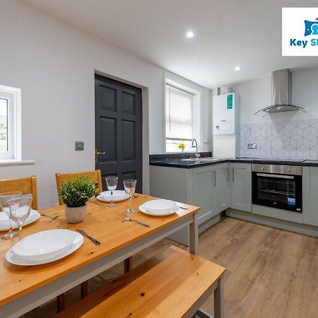 Five Bedroom Spacious Modern House By Keysleeps Short Lets Workington Lake District Beach Екстериор снимка